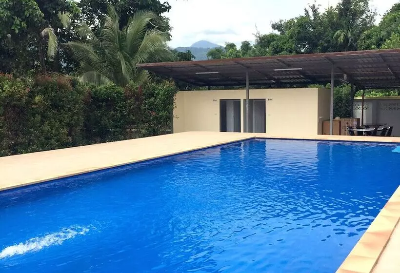 Majatalo Baan Suan Khun Yaiy