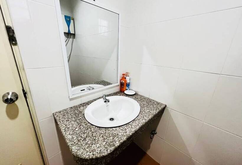 Pensão Baan Suan Khun Yaiy