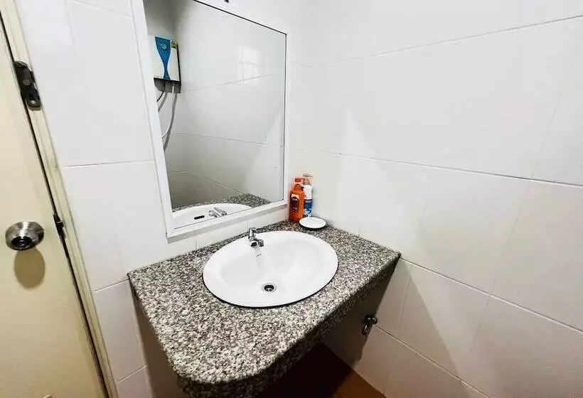 Majatalo Baan Suan Khun Yaiy