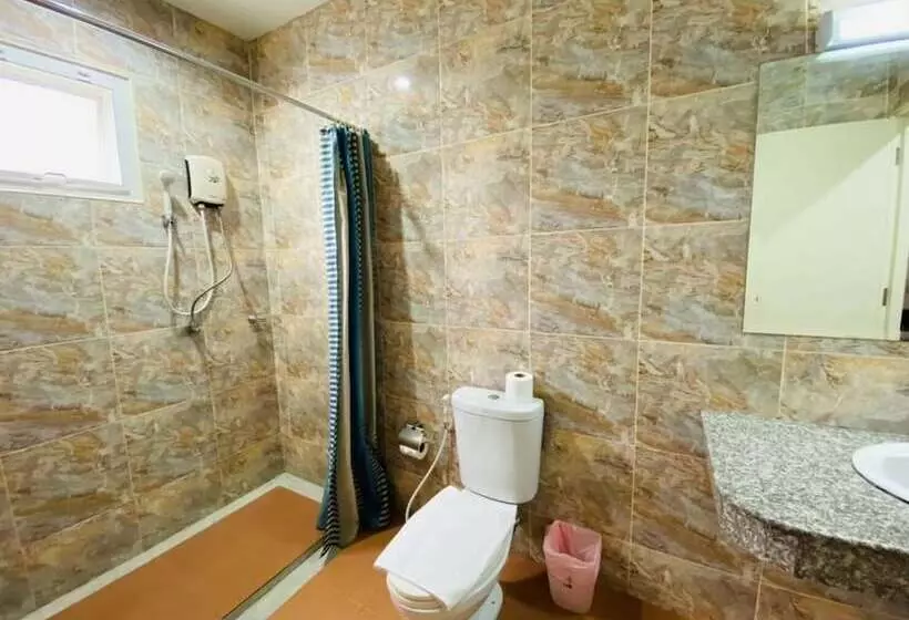 Majatalo Baan Suan Khun Yaiy