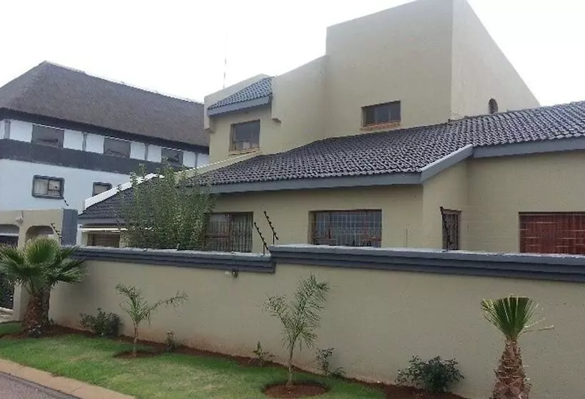 Aamiaismajoitus (B&B) Stiba Guest House