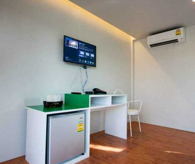 호텔 Baan Kula Mahasarakam