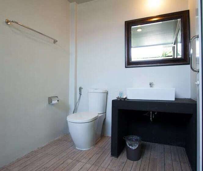 호텔 Baan Kula Mahasarakam