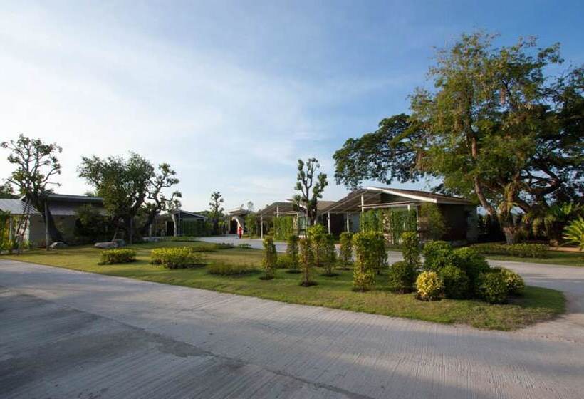 호텔 Baan Kula Mahasarakam