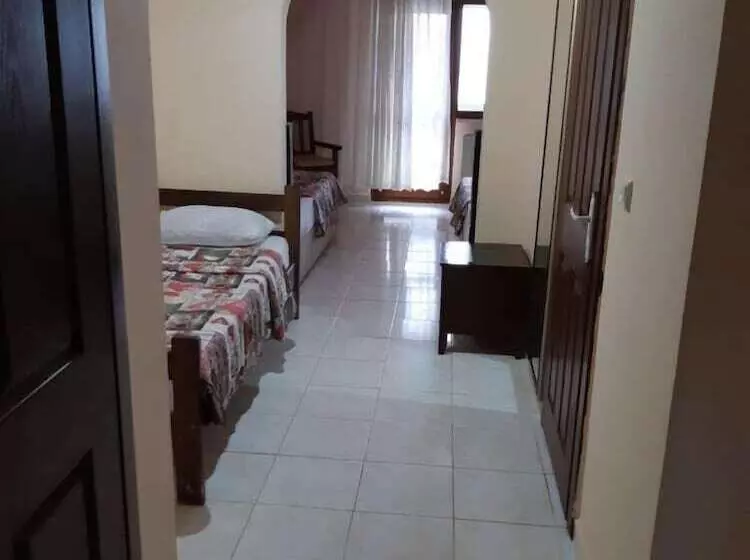 ホテル Cebeci Kutlu Apart