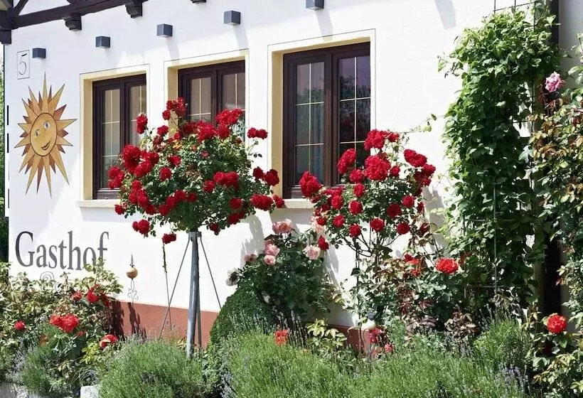 Hotelli Gasthof Zur Sonne