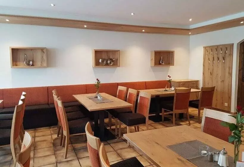 Hotelli Gasthof Zur Sonne