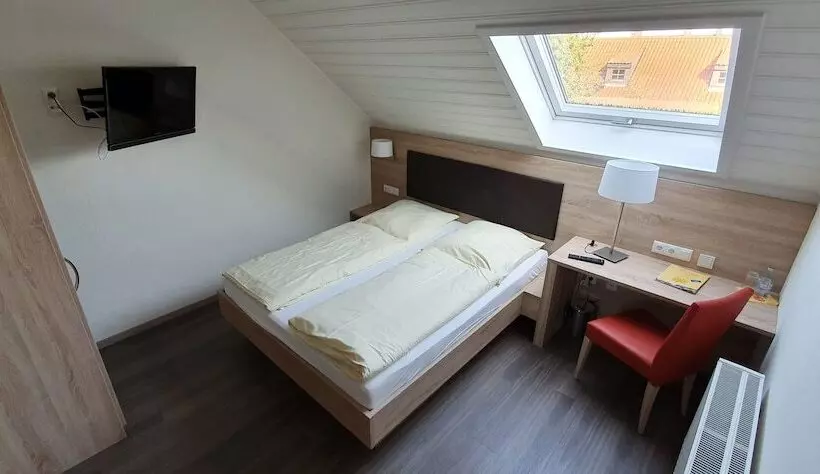 Hotelli Gasthof Zur Sonne