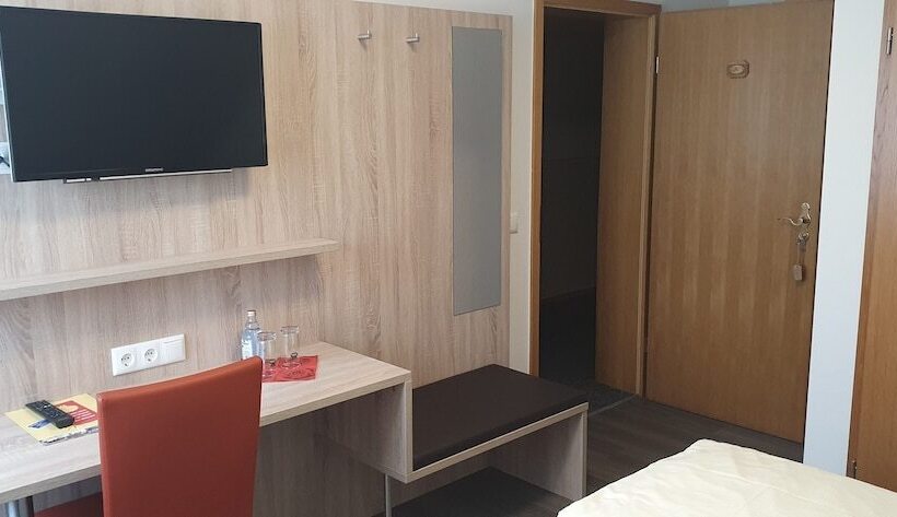 Отель Gasthof Zur Sonne