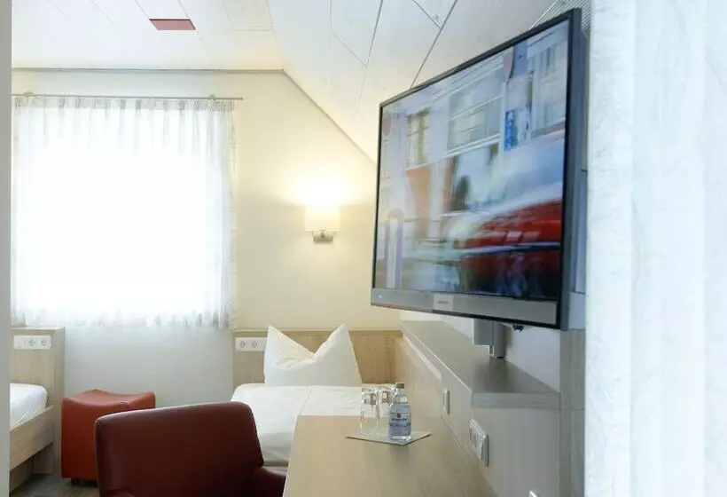 Hotelli Gasthof Zur Sonne