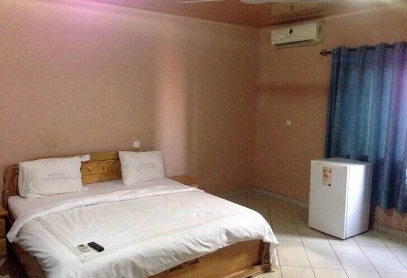 ホテル His Royal Vico