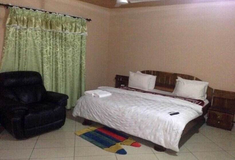 ホテル His Royal Vico