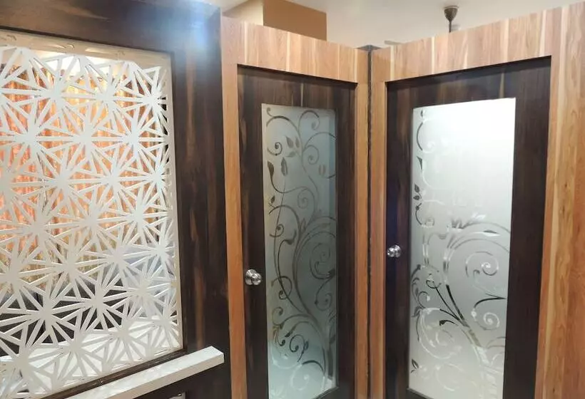 ホテル Kashish International