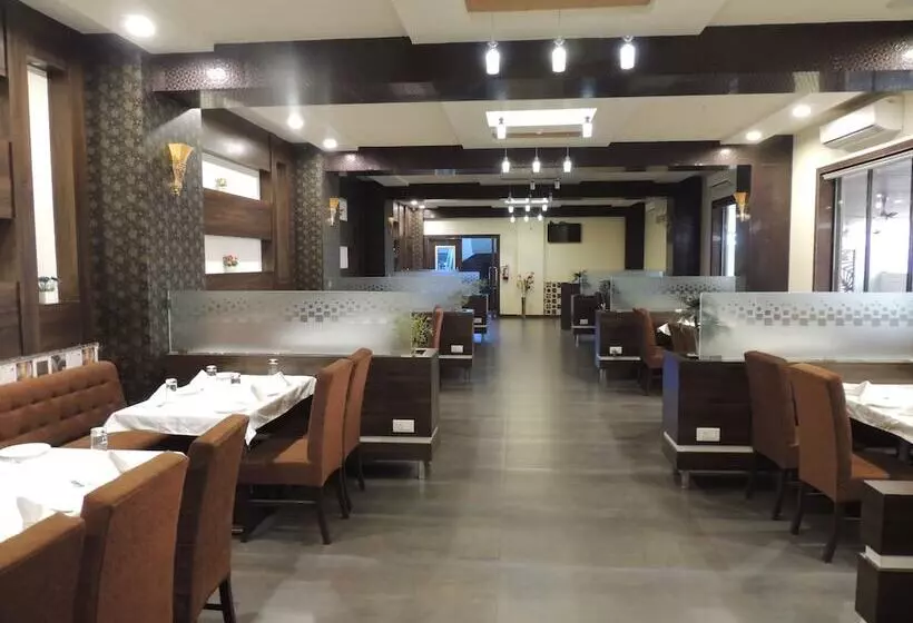 ホテル Kashish International