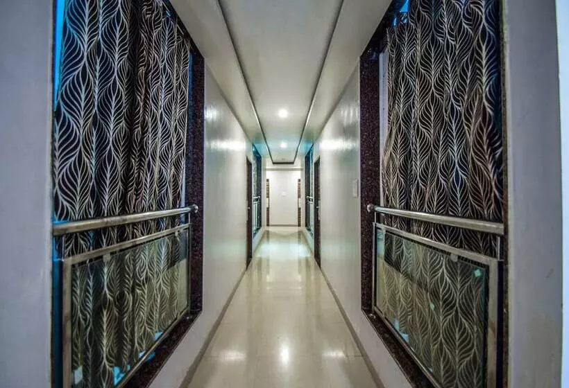 ホテル Kavita Inn By Oyo Rooms