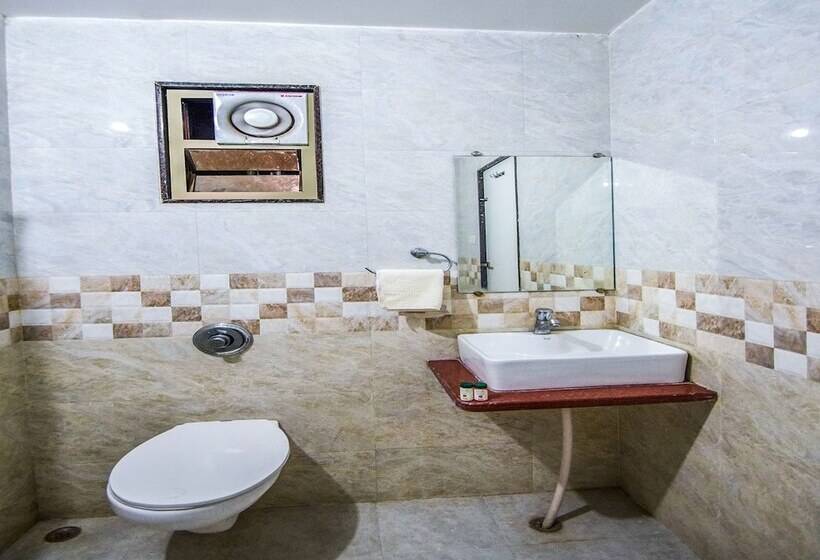 酒店 Kavita Inn By Oyo Rooms