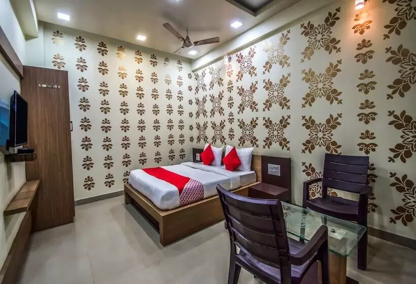ホテル Kavita Inn By Oyo Rooms