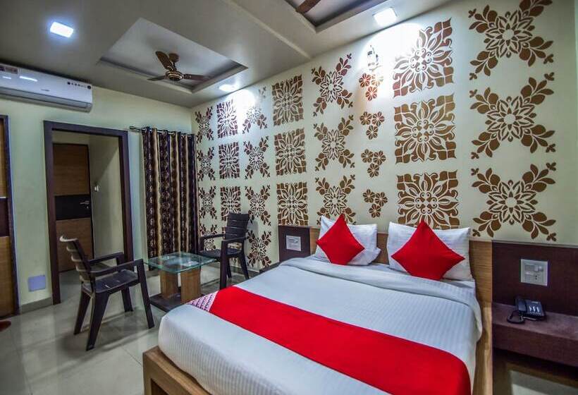 호텔 Kavita Inn By Oyo Rooms