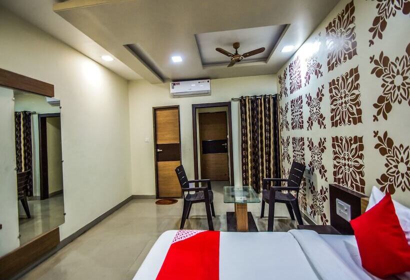 酒店 Kavita Inn By Oyo Rooms