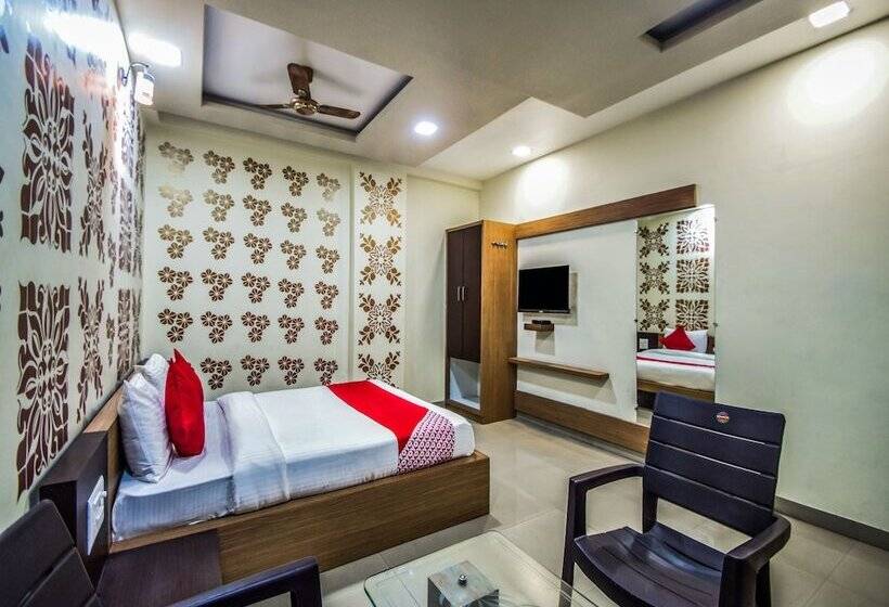 호텔 Kavita Inn By Oyo Rooms