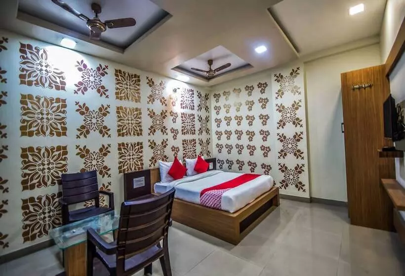 ホテル Kavita Inn By Oyo Rooms