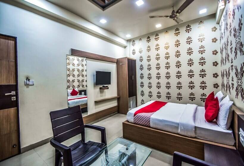 酒店 Kavita Inn By Oyo Rooms