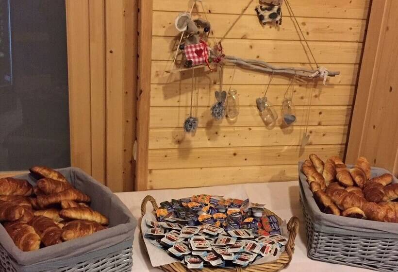 Отель Le Petit Robinson