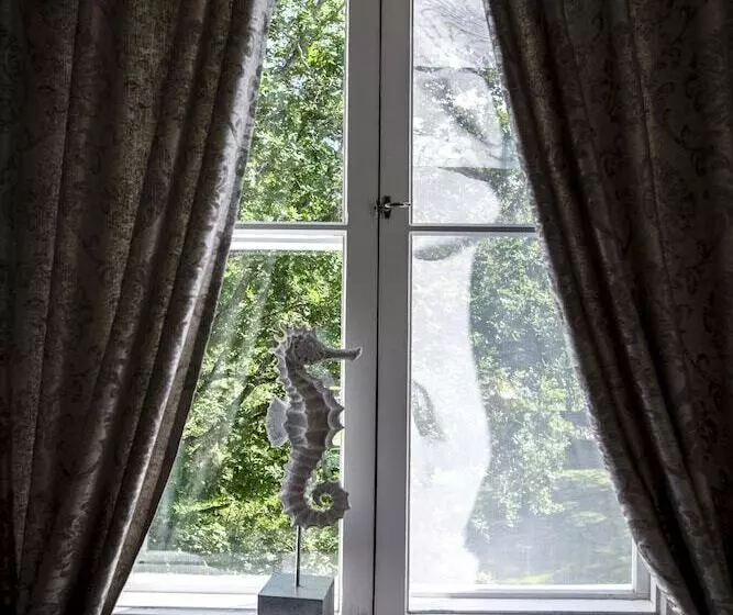 ホテル Mustion Linna