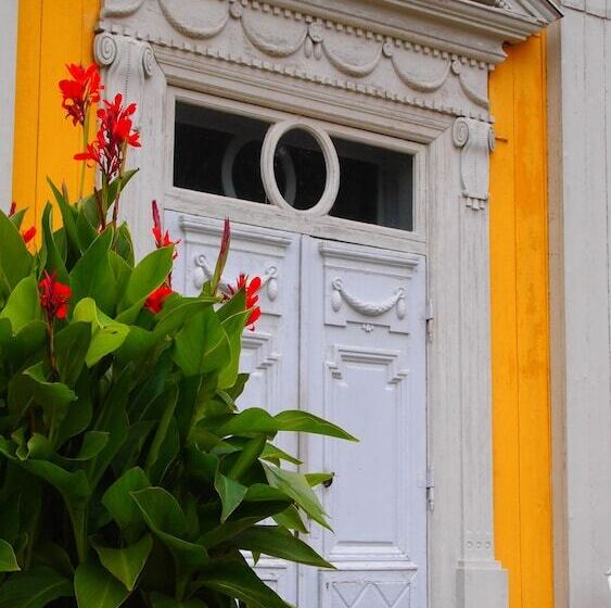 בית מלון כפרי Mustion Linna