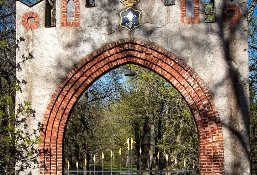 ホテル Mustion Linna