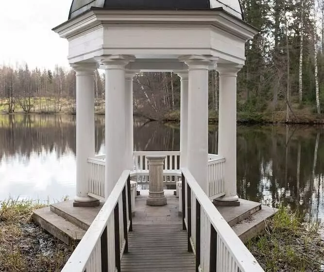 ホテル Mustion Linna