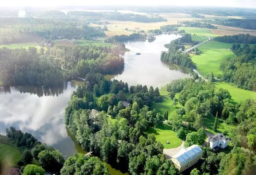 ホテル Mustion Linna