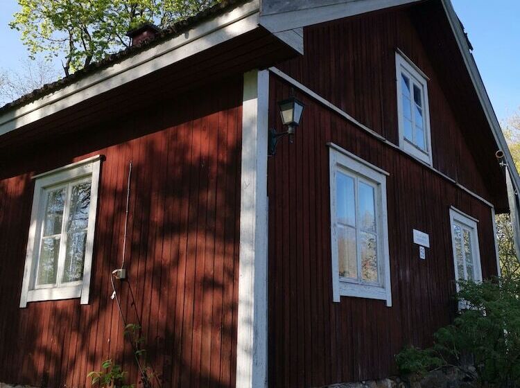 בית מלון כפרי Mustion Linna