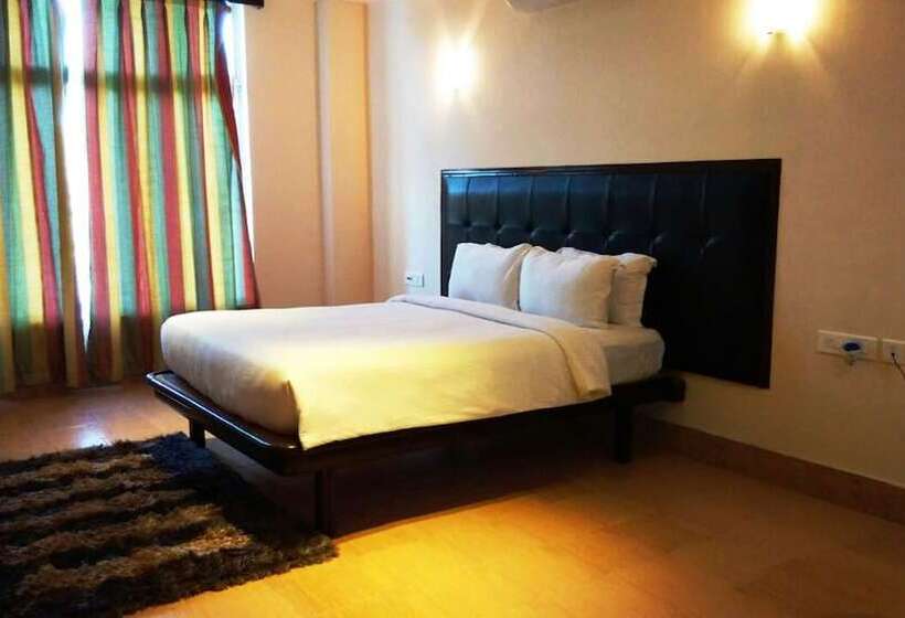 בית מלון כפרי Polo Orchid Tura