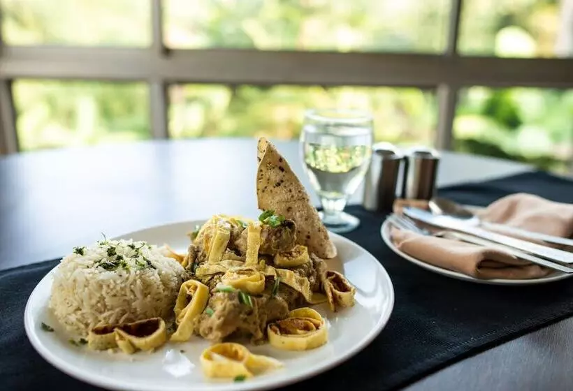 ホテル Polo Orchid Tura