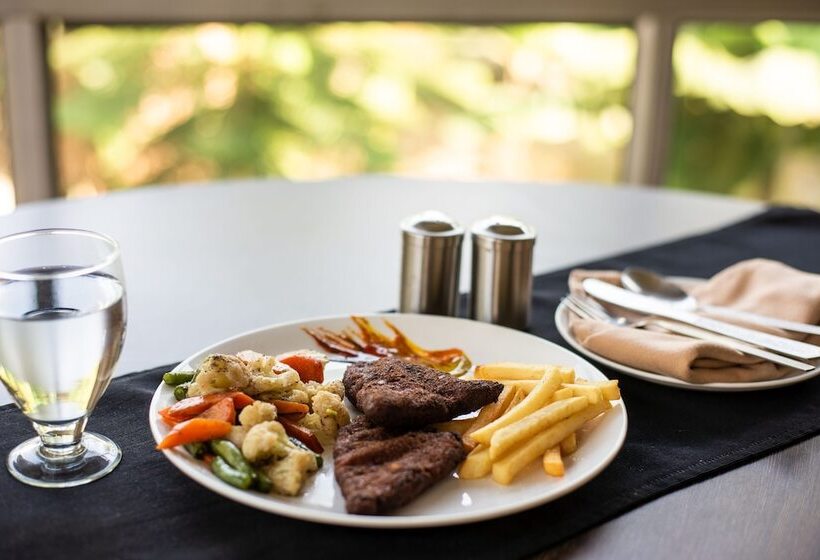 בית מלון כפרי Polo Orchid Tura