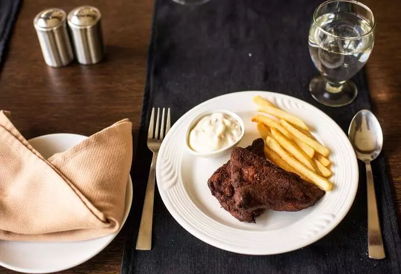 ホテル Polo Orchid Tura