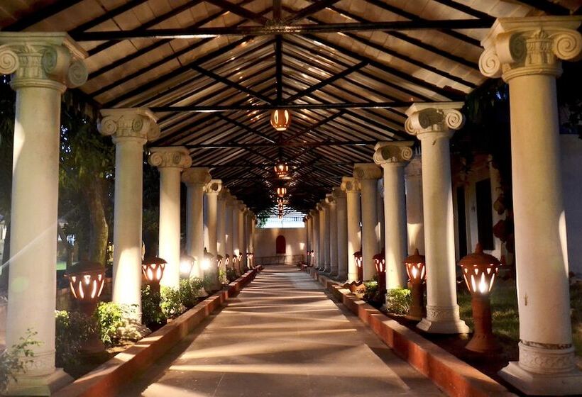 Hotel Regenta Camellia Resort & Spa