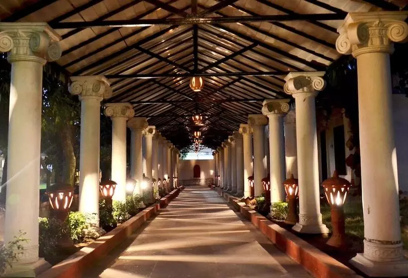 Hotelli Regenta Camellia Resort & Spa