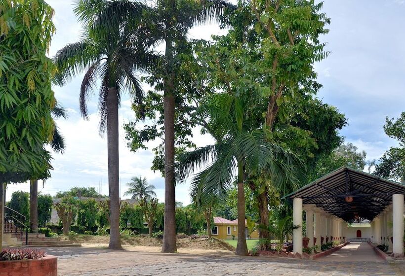 Hotel Regenta Camellia Resort & Spa