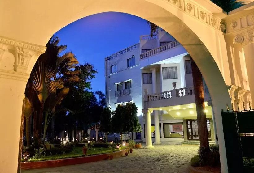 Hotelli Regenta Camellia Resort & Spa