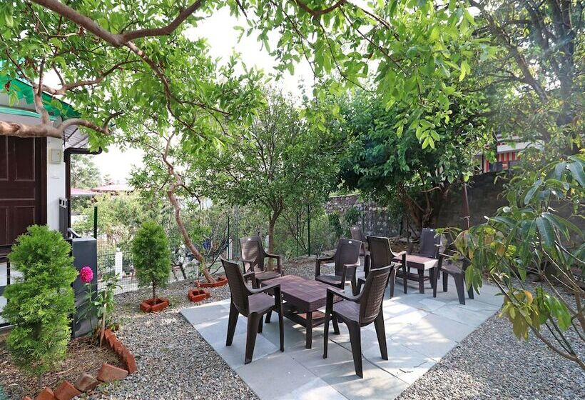 בית מלון כפרי The Gharonda Hut By Oyo Rooms