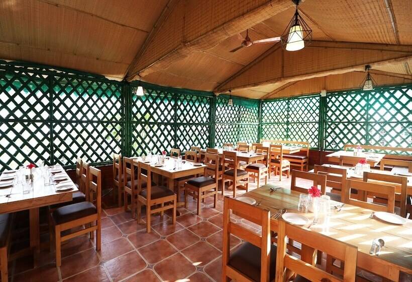 בית מלון כפרי The Gharonda Hut By Oyo Rooms