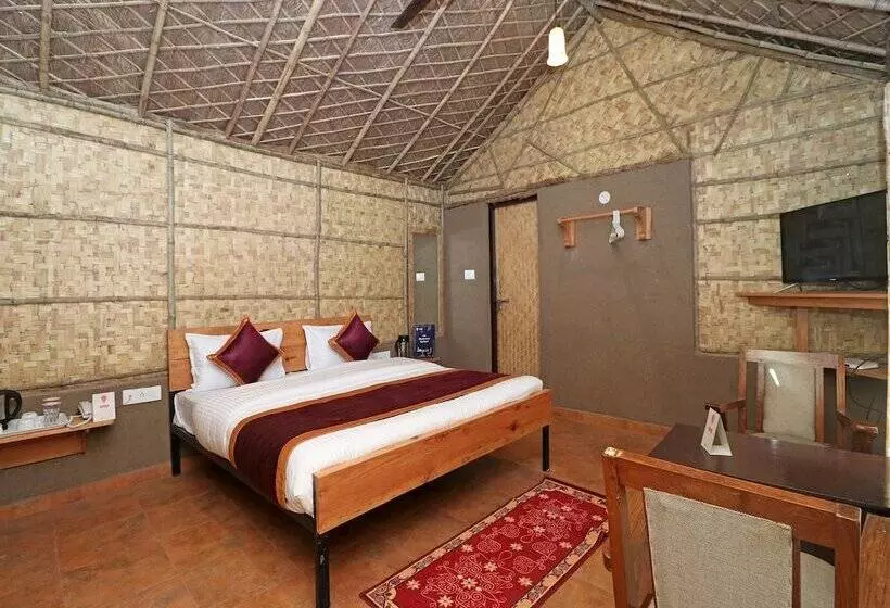 هتل The Gharonda Hut By Oyo Rooms