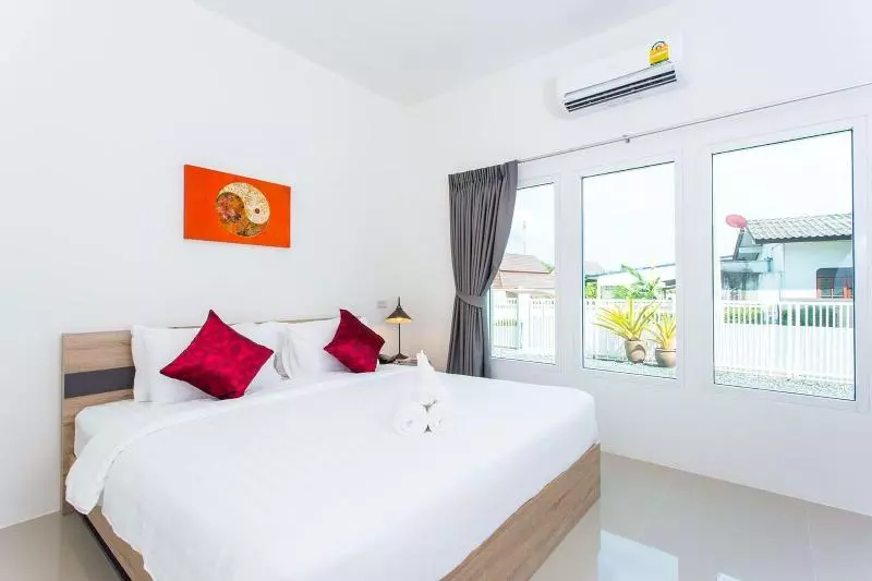 Hotelli The Way Phuket Resort