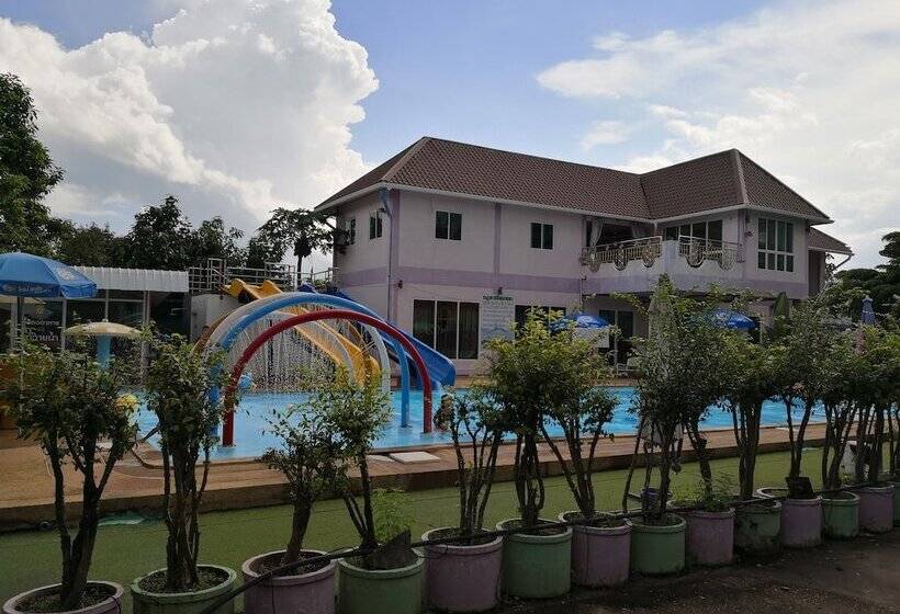 Turfan Hotel And Tigger Park