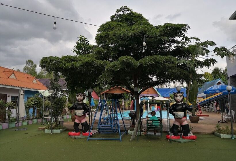 Turfan Hotel And Tigger Park