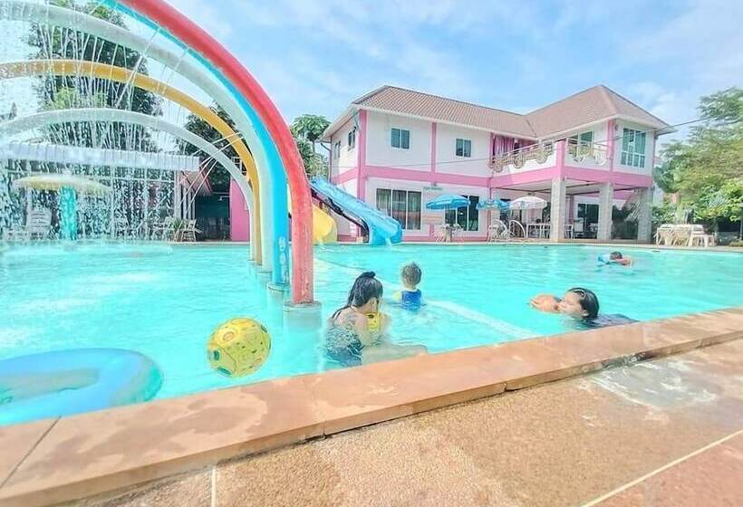 Turfan Hotel And Tigger Park