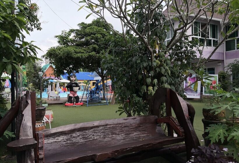 Turfan Hotel And Tigger Park