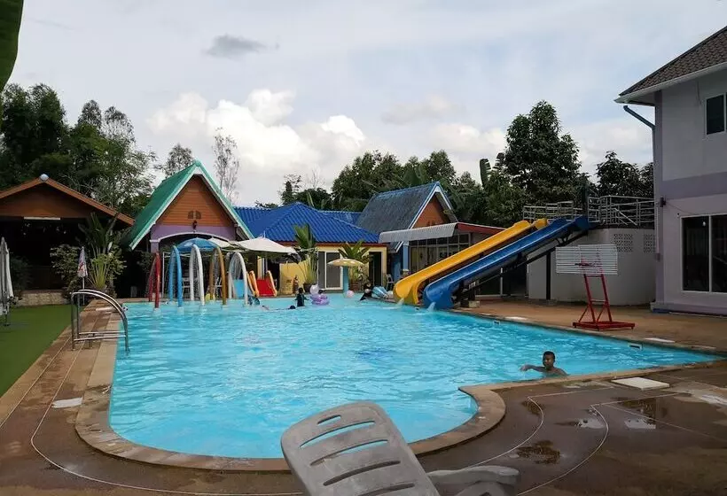 Turfan Hotel And Tigger Park